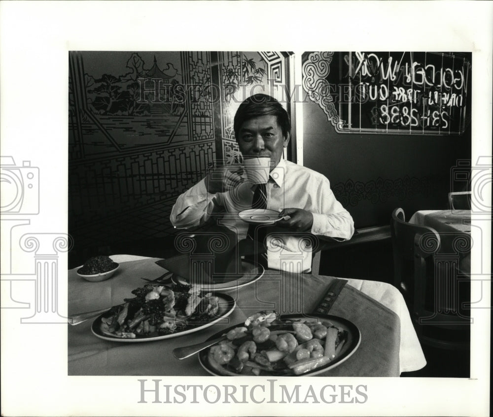 1990 Press Photo Owner of Golden Work-Mr. Chang - cvo03169 - Historic Images