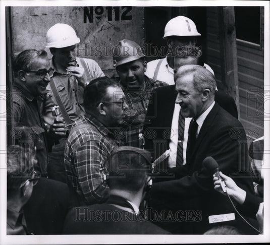 1968 Press Photo Eugene McCarthy-presidential campaign in Cleveland - cvo03424 - Historic Images