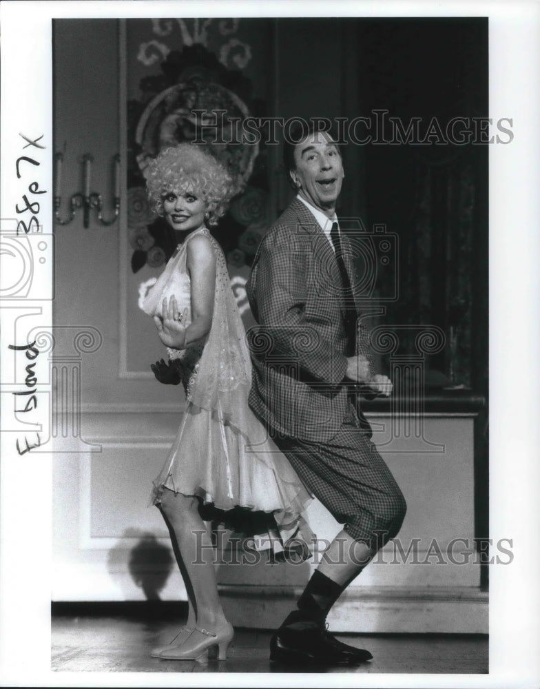 1995, Loni Anderson in Gentlemen Prefer Blondes - cvp08304 - Historic Images