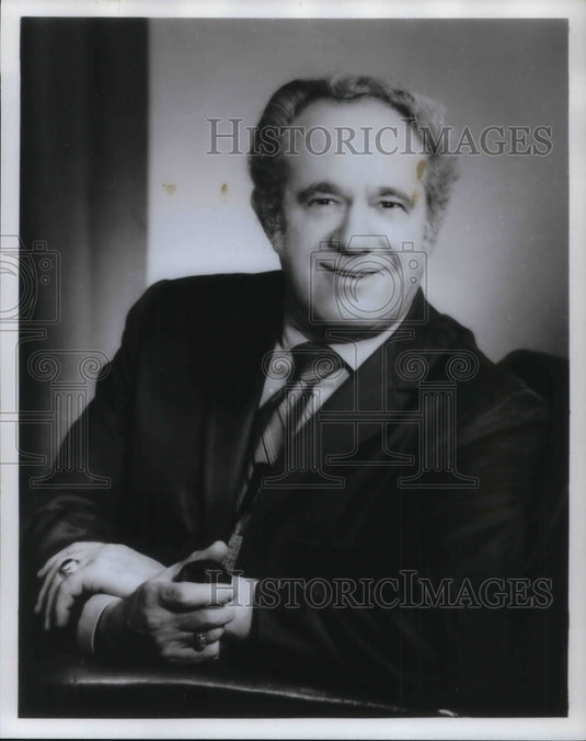 1971 Press Photo Harold Green Manager Field Enterprises Educational Corp. - Historic Images