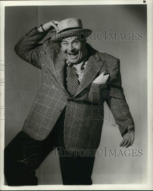 1941 Press Photo Billy House in Hellzapuppier - cvp21743 - Historic Images