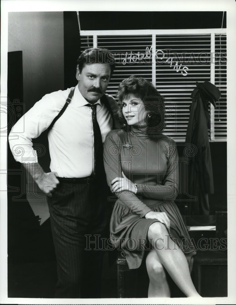 1986 Press Photo Stacy Keach &amp; Linddsay Bloom in The New Mike Hammer- Historic Images