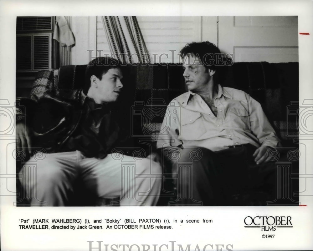 1997, Mark Wahlberg and Bill Paxton in Traveller - cvp29086 - Historic Images
