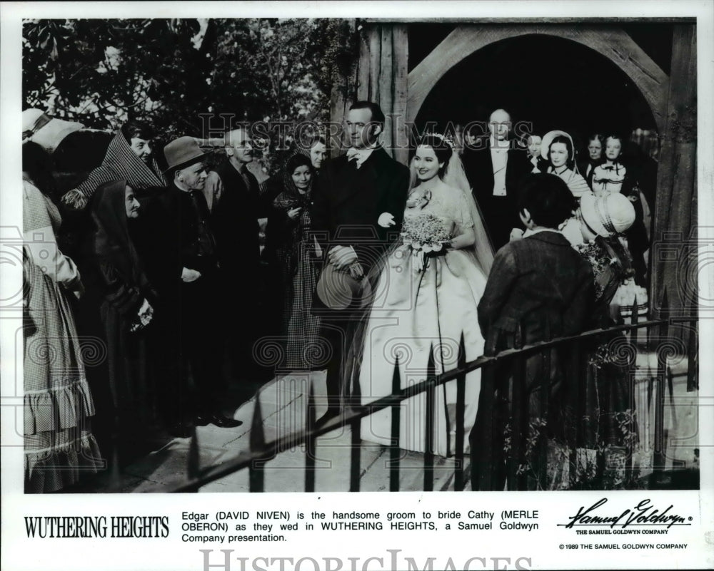 1989 Press Photo David Niven and Merle Oberon in &quot;Wuthering Heights&quot;- Historic Images