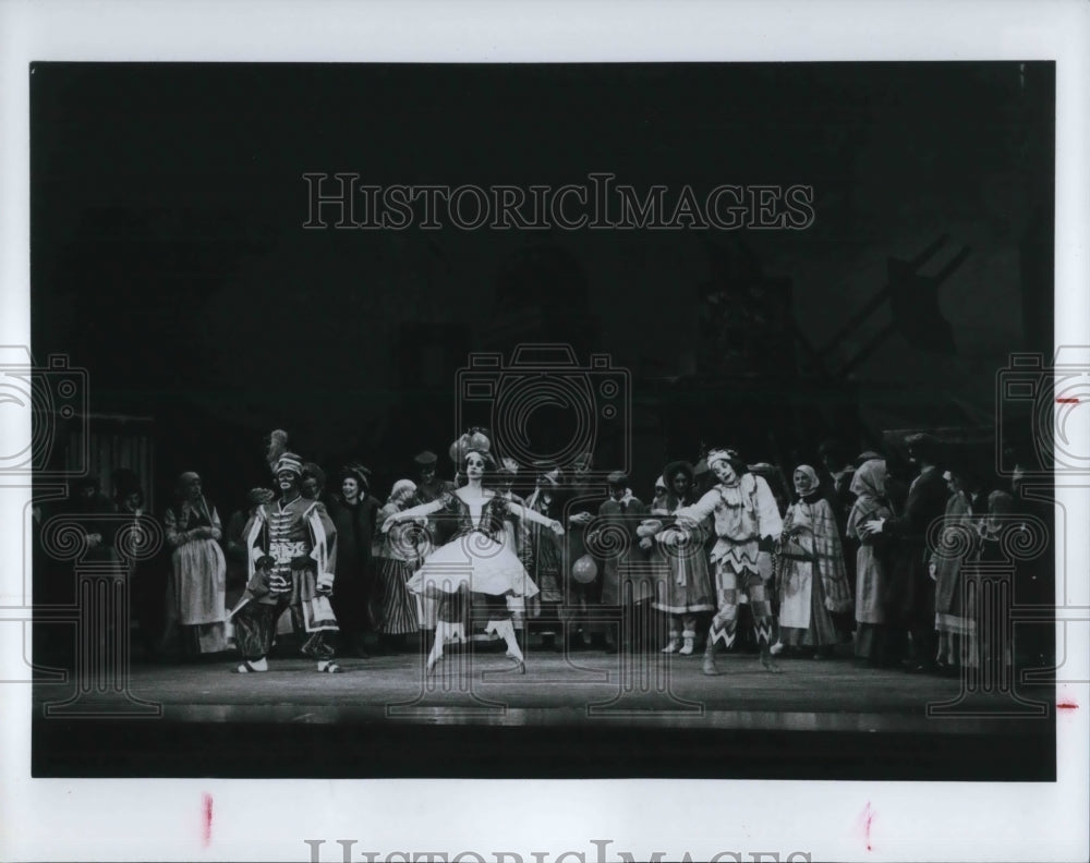 1986 Press Photo Sadler's Wells Royal Ballet in Petrushka - Historic Images