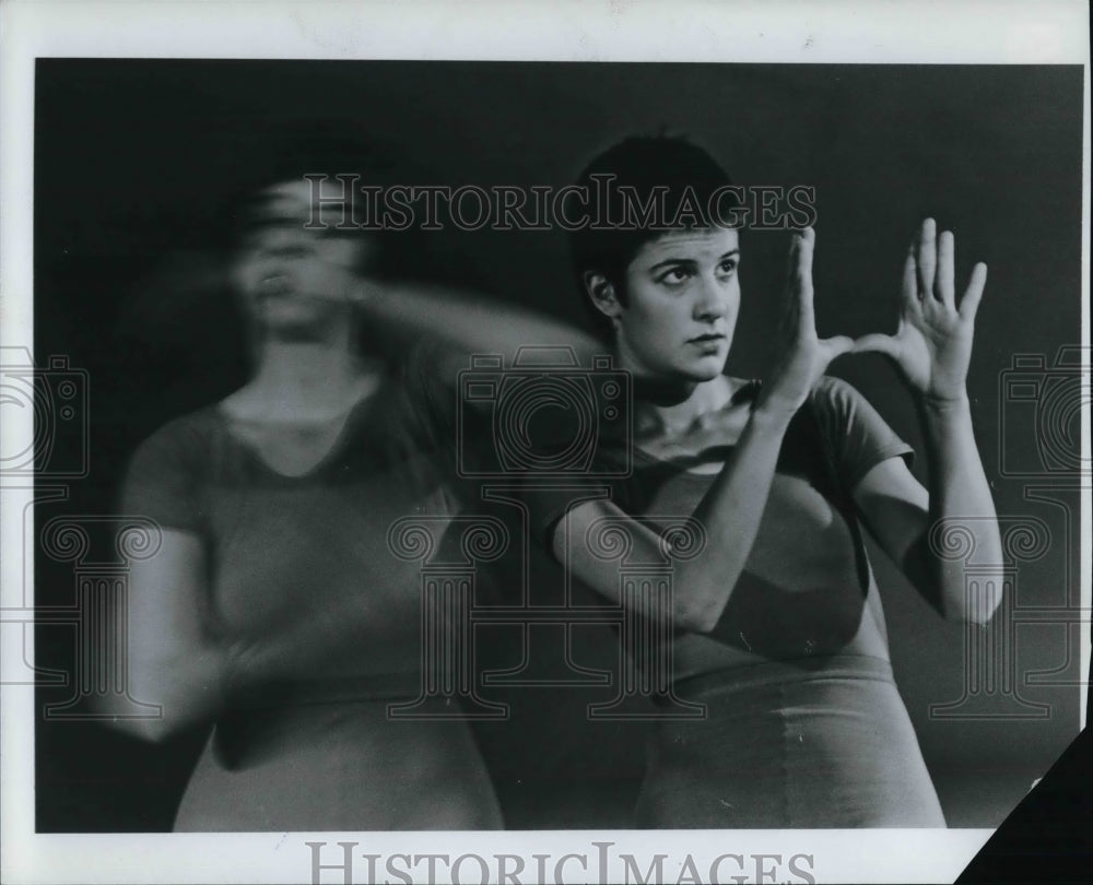 1982 Press Photo Kate Kuper and Jill Kellner in Think Feel See - cvp30448- Historic Images