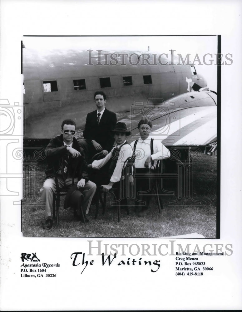 Press Photo The Waiting - Historic Images