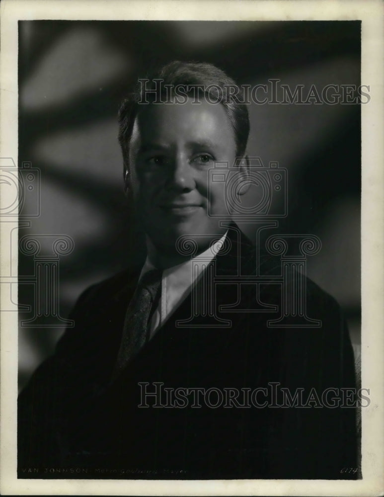 1947 Van Johnson in &quot;The Ford Show&quot;  - Historic Images