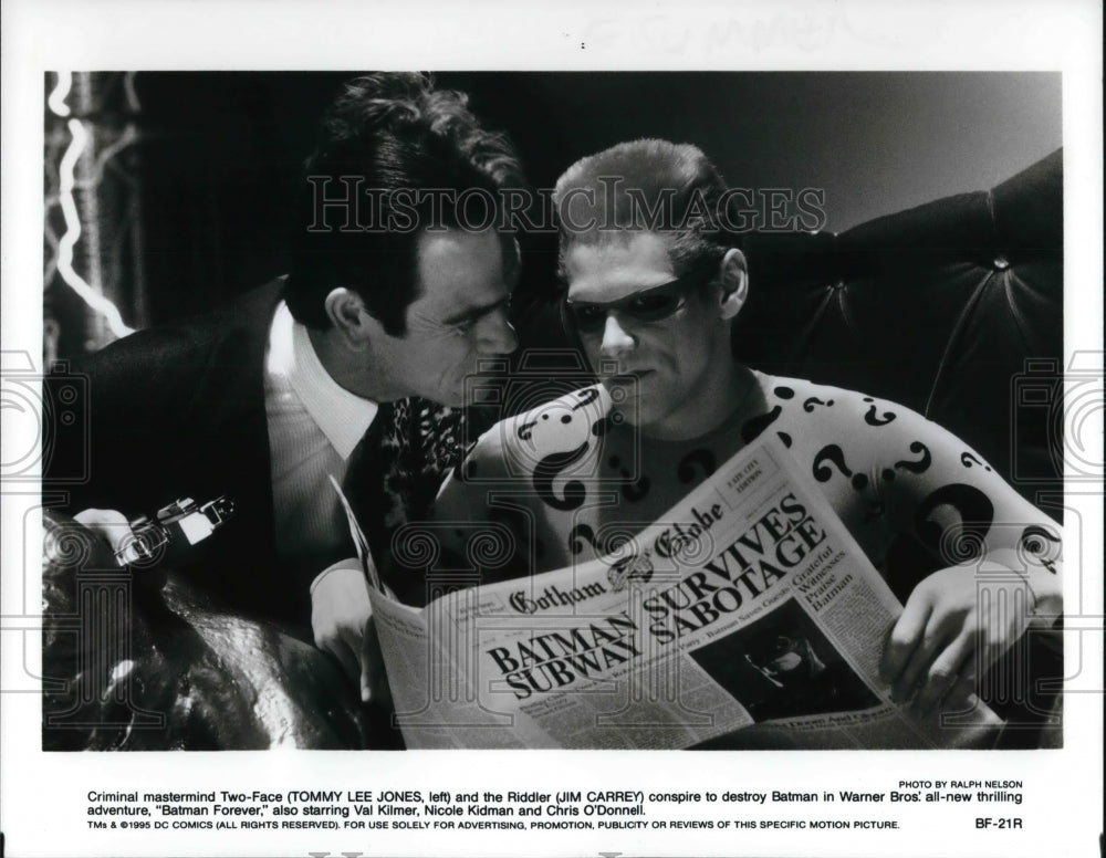 1995 Press Photo Tommy Lee Jones and Jim Carrey in " Batman Forever" - cvp30839 - Historic Images