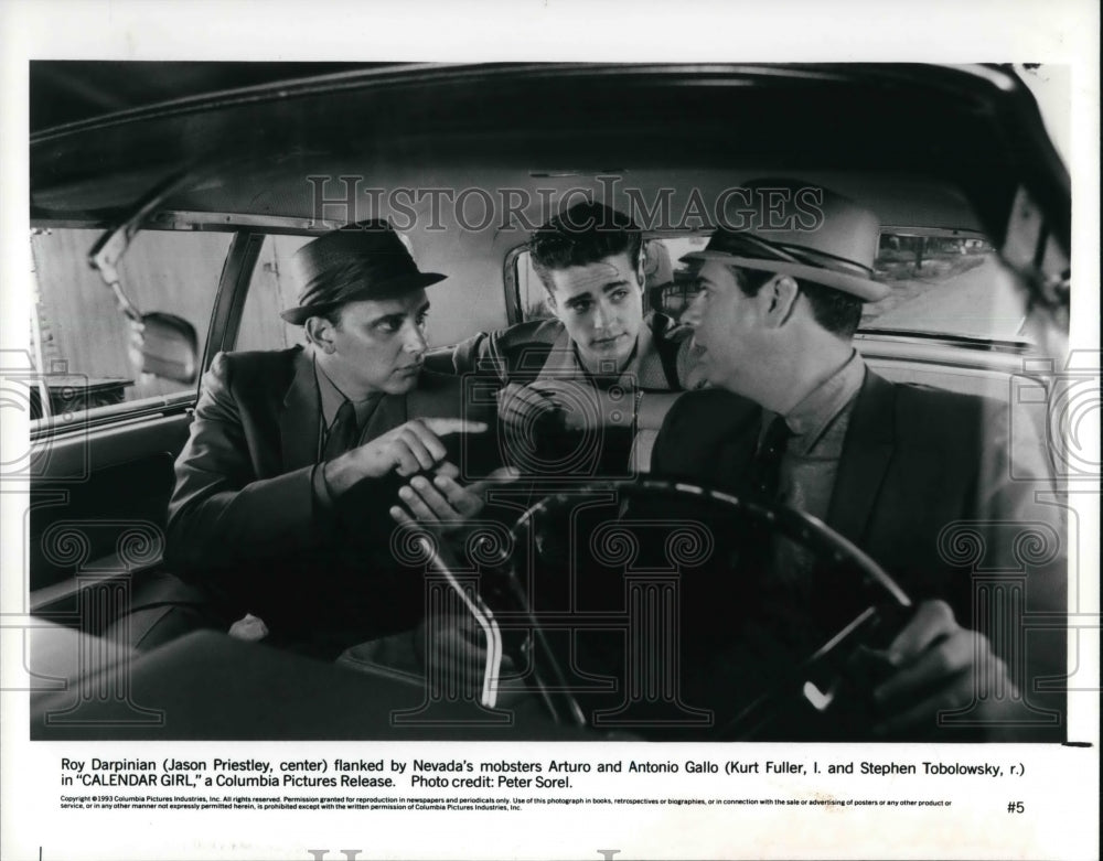 1994 Press Photo Calendar Girl Jason Priestly Kurt Fuller Steven Kowbowsky - Historic Images