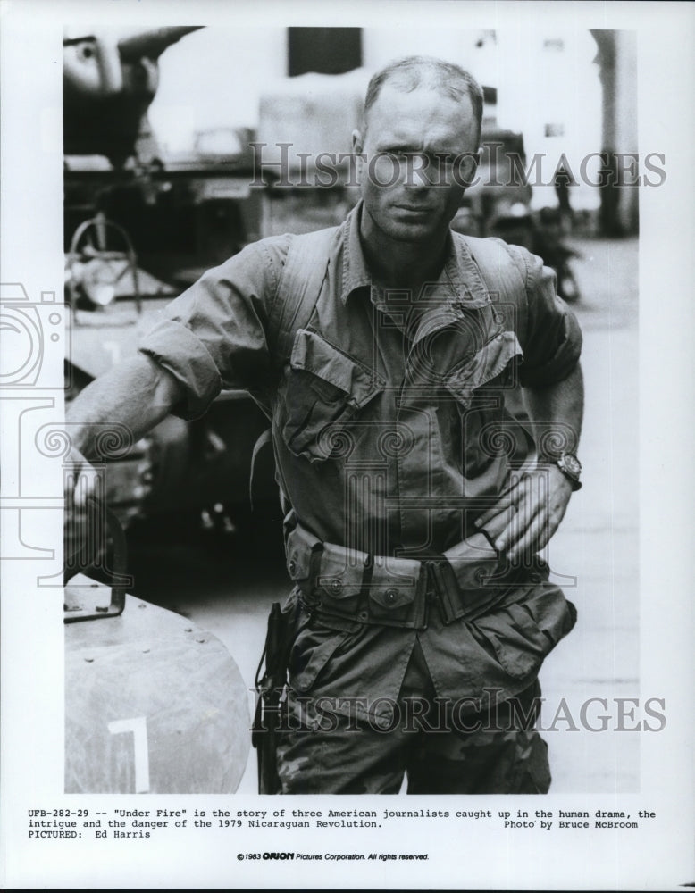 1986, Ed Harris in Under Fire - cvp31870 - Historic Images