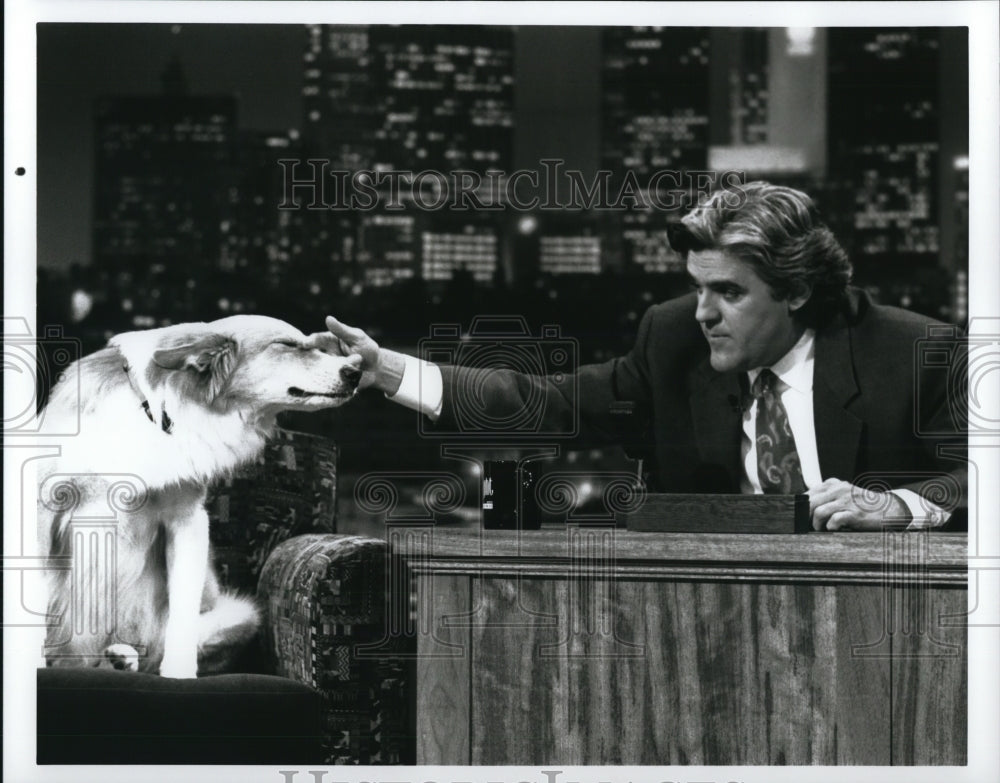 Undated Press Photo Jay Leno and Maui on Mad About You TV show - Historic Images