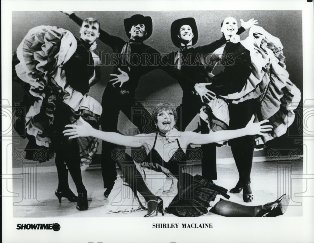 Undated Press Photo Shirley MacLaine American Actress Singer and Dancer - Historic Images