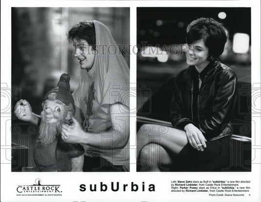 1997 Press Photo Steve Zahn and Parker Posey star in Suburbia movie film - Historic Images