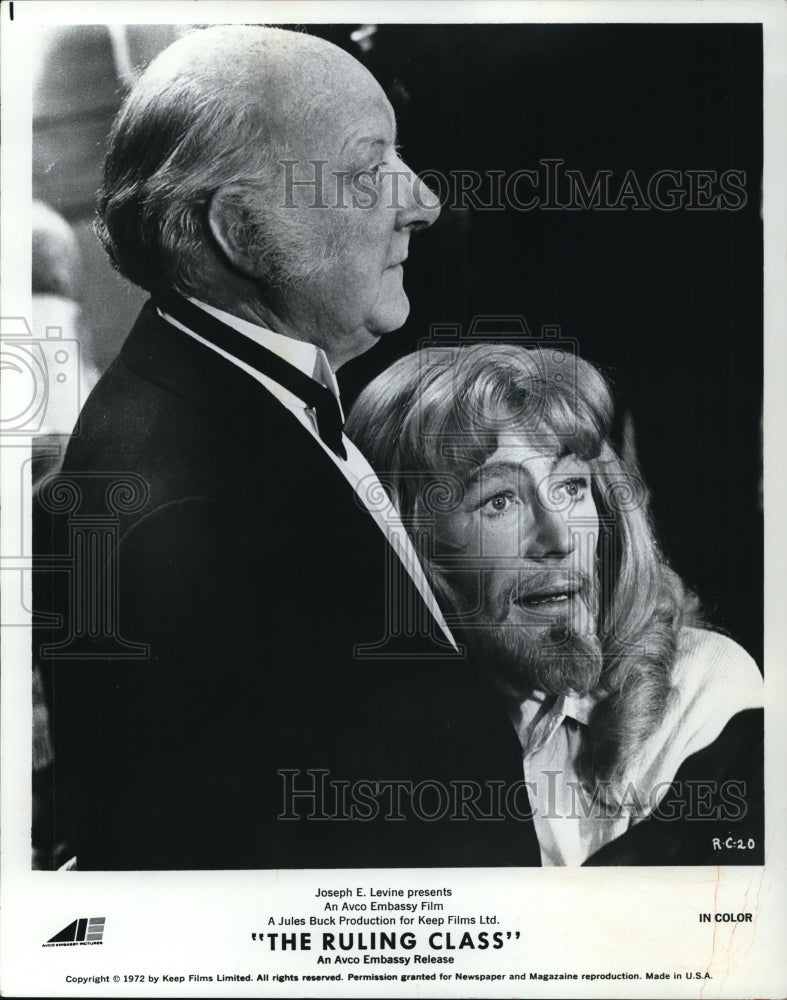 1972 Press Photo Arthur Lowe and Peter O&#39;Toole star in The Ruling Class - Historic Images