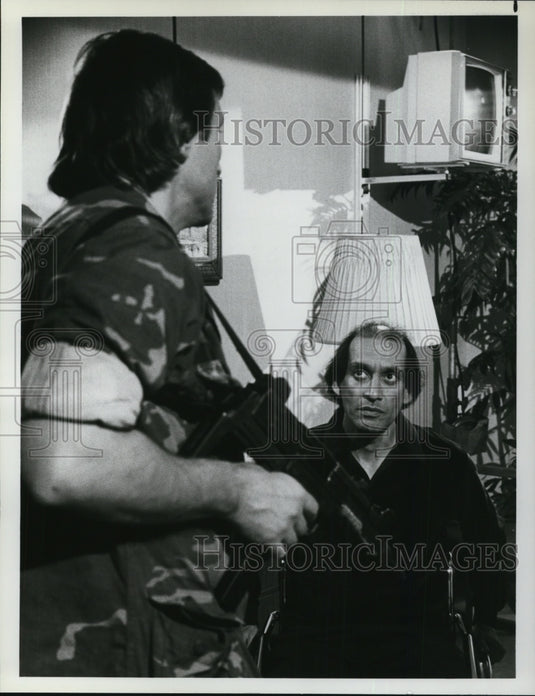 1982 Press Photo Gregory Sierra David Ackroyd McClain's Law - cvp32461- Historic Images