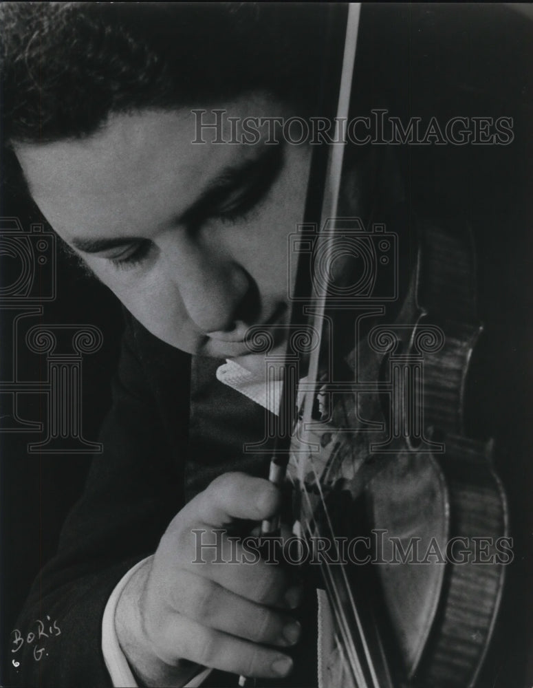 1977 Press Photo Sergiu Luca American Classical Violinist - Historic Images