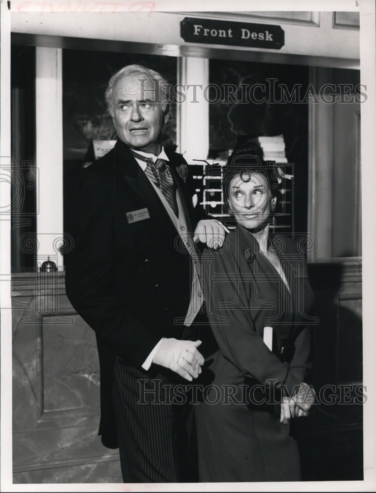 1989 Press Photo Cloris Leachman and Harvey Korman star in Nutt House TV show-Historic Images