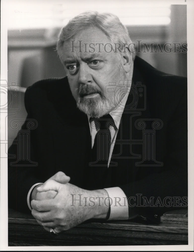 1989, Raymond Burr stars in Perry Mason Case of the Poisoned Pen - Historic Images