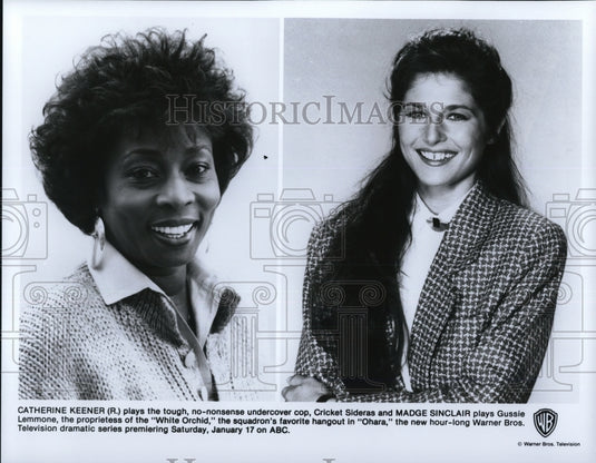 2002 Press Photo Catherine Keener Madge Sinclair in White Orchid - cvp32872 - Historic Images