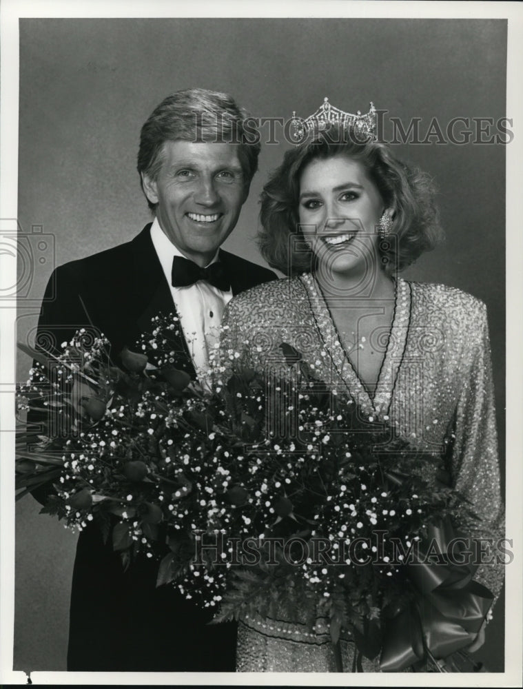 1987 Press Photo Gary Collins and Reigning Miss America Kellye Cash - cvp32923- Historic Images