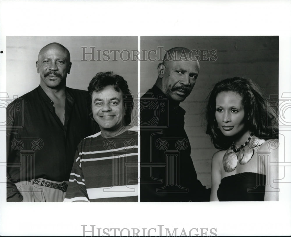 Undated Press Photo Louis Gosset Jr, Johnny Mathis, Louis Gosset Jr and Beverly Joh - Historic Images