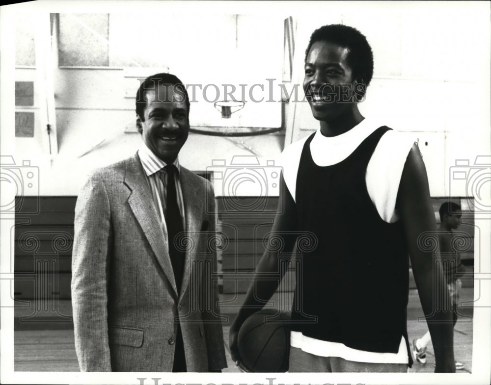 1988 Press Photo Tim Reid and Leroy Powell on Frank's Place TV show - Historic Images