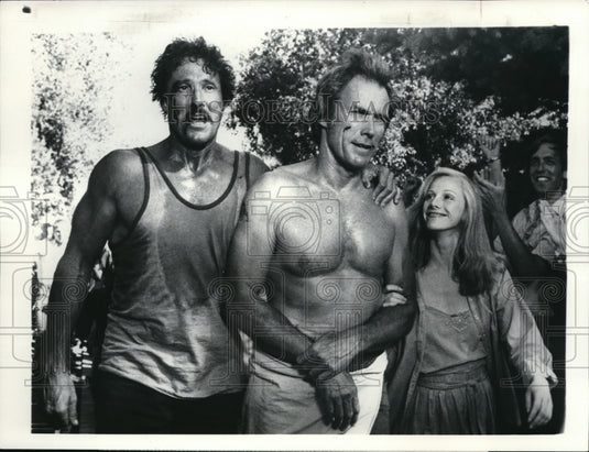 1984, William Smith and Clint Eastwood in Any Which Way You Can. - Historic Images