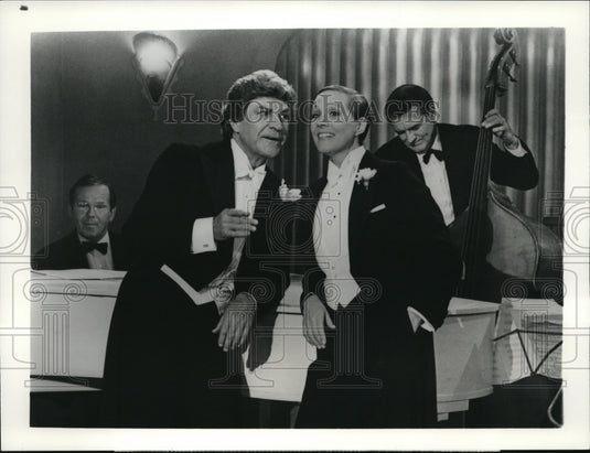 1984 Press Photo Julie Andrews and Robert Preston in Victor/Victoria - Historic Images