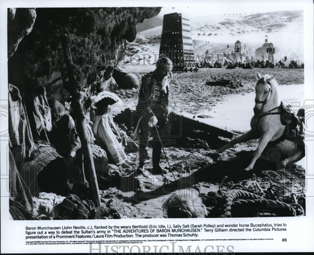 1988 Press Photo John Neville Eric Idle in The Adventures of Baron Munchausen-Historic Images