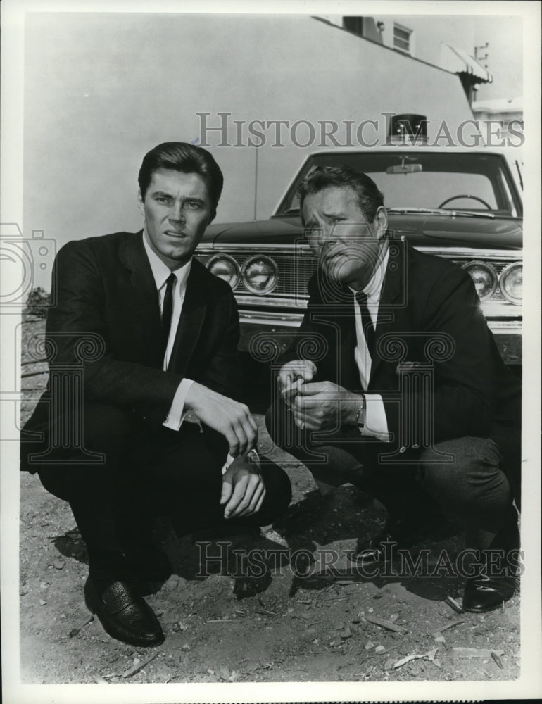 1966 Press Photo Howard Duff Dennis Cole The Felony Squad – Historic Images