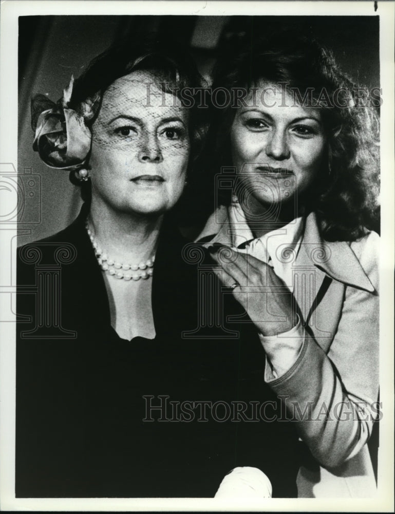 1978 Press Photo Olivia DeHavilland and Brenda Vaccaro in Airport &#39;77 on NBC - Historic Images