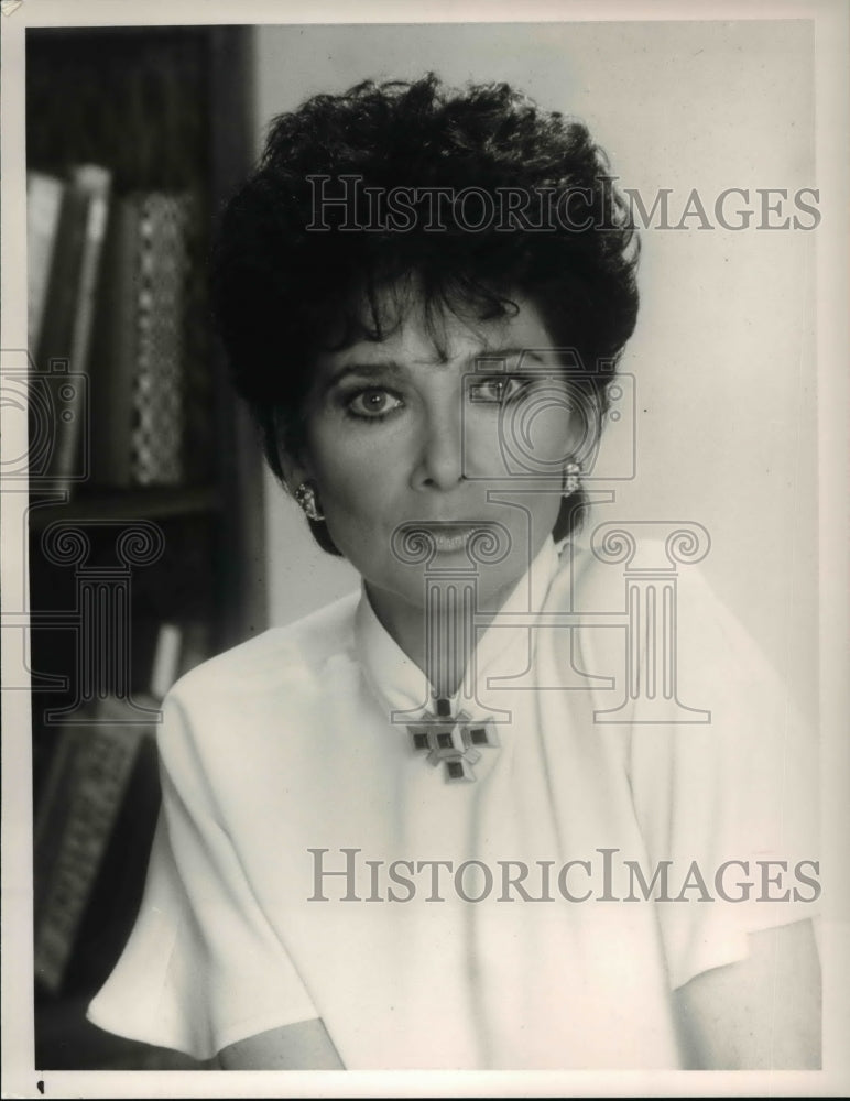 1989 Press Photo Suzanne Pleshette as Chris Broderick in Nightingales - Historic Images
