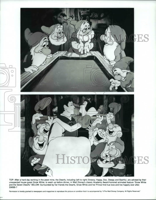 Press Photo Sneezy Happy Doc Sleepy Bashful in Snow White and The Seven Drawrfs - Historic Images