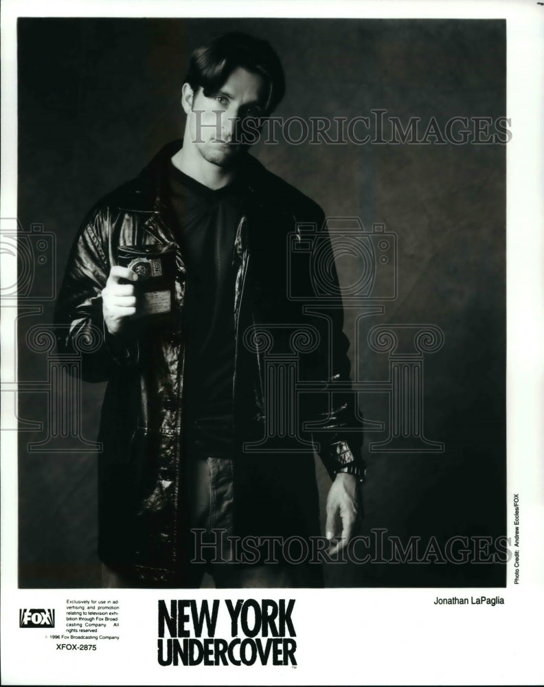 1997, Jonathan LaPaglia in New York Undercover - cvp34891 - Historic Images