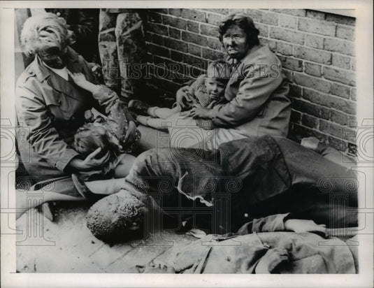 1967 Press Photo "The War Game" - Historic Images