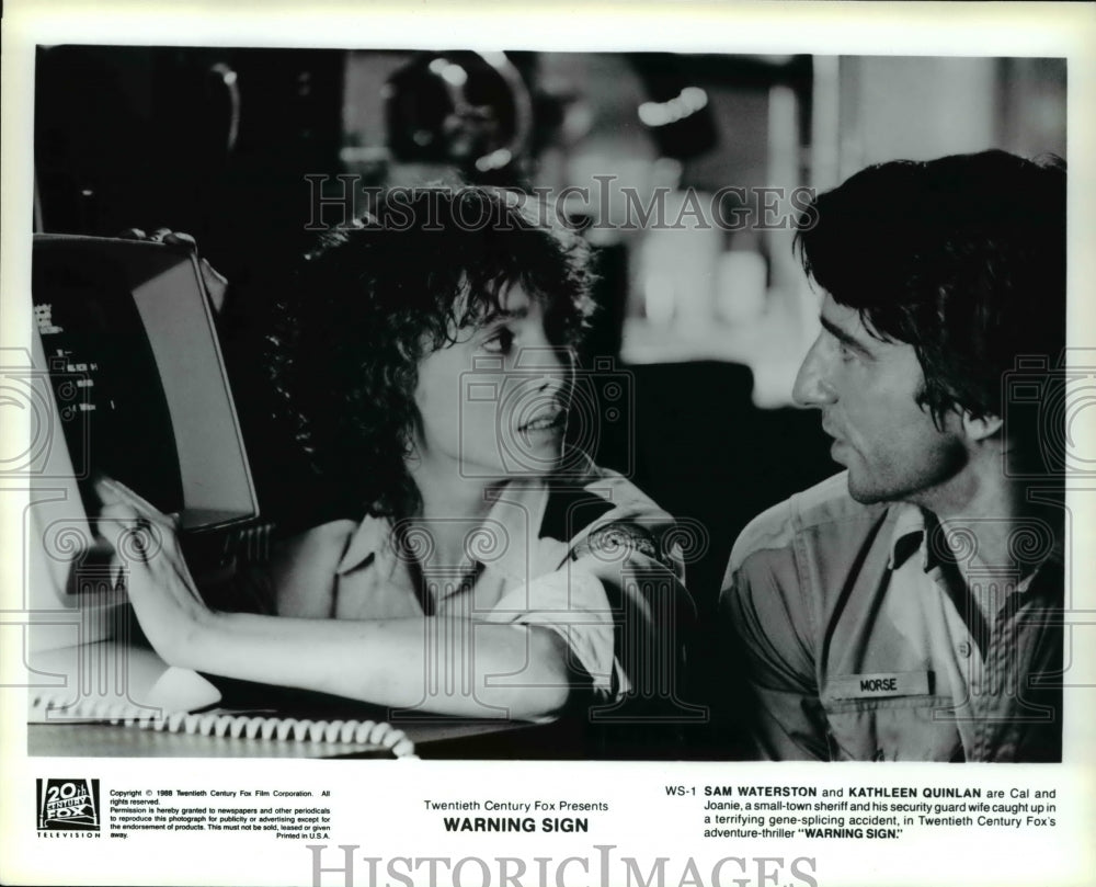 1989 Press Photo Sam Waterson and Kathleen Quinlan in "Warning Sign" - Historic Images