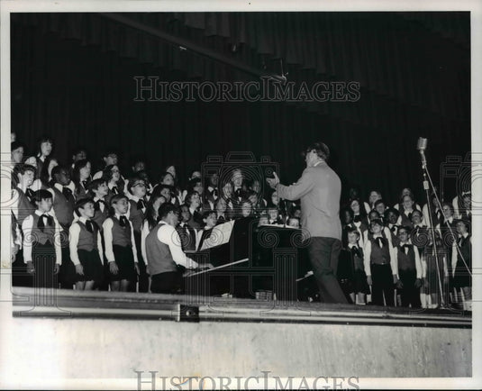 1972 Press Photo Singing Angels - Historic Images