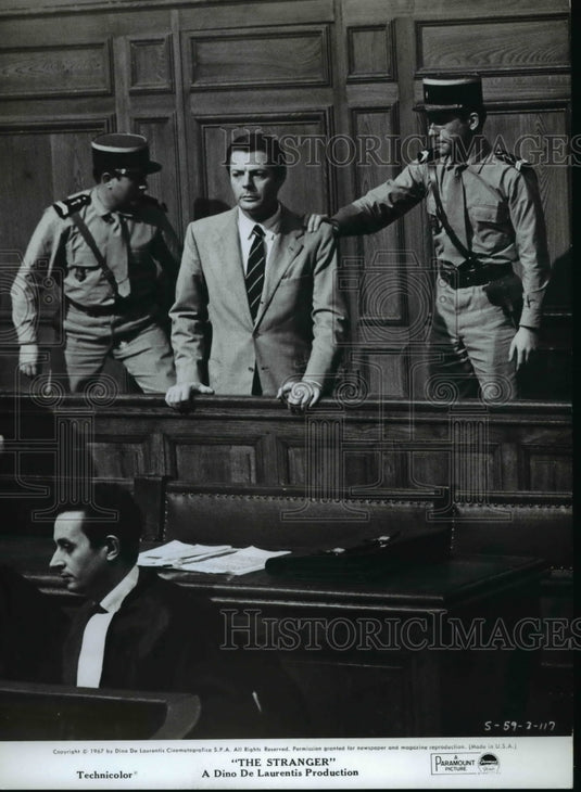 1968 Press Photo Marcello Mastroianni in  "The Stranger" - Historic Images