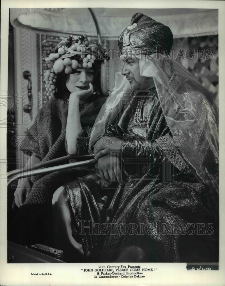 1965 Press Photo Shirley MacLaine and Peter Ustinaou - cvp35579-Historic Images