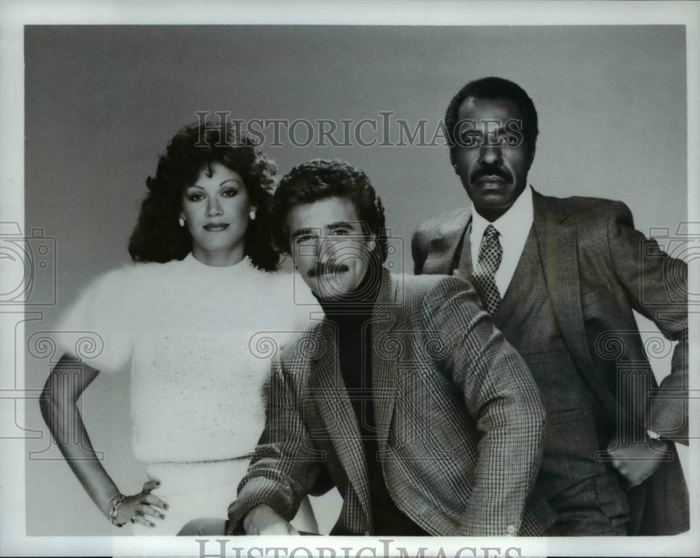 1983 Lee Horsley Pamela Hensley L. Kilpatrick on Matt Houston - Historic Images