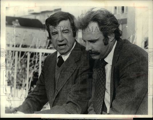 1975 Press Photo Walter Matthau Bruce Dern in The Laughing Policeman - Historic Images