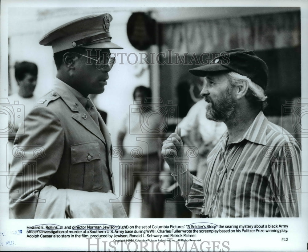 1984 Press Photo Howard Rollins Jr &amp; Director Norman Jewison of A Soldiers Story - Historic Images