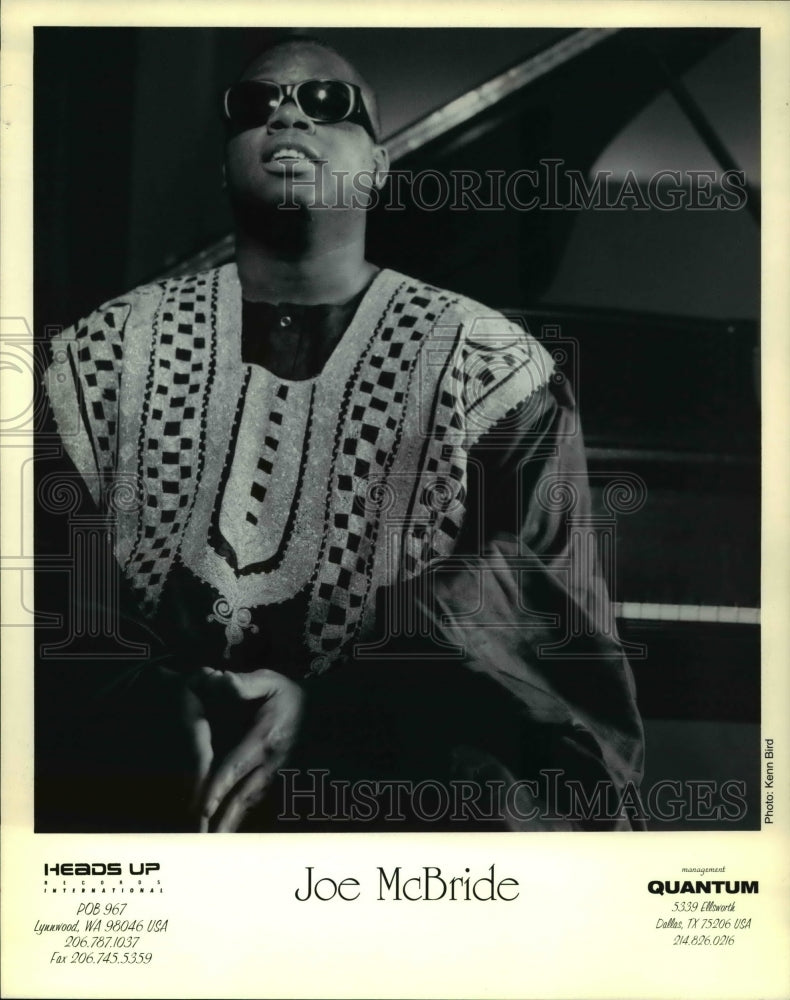 1993, Musician Joe McBride - cvp36047 - Historic Images