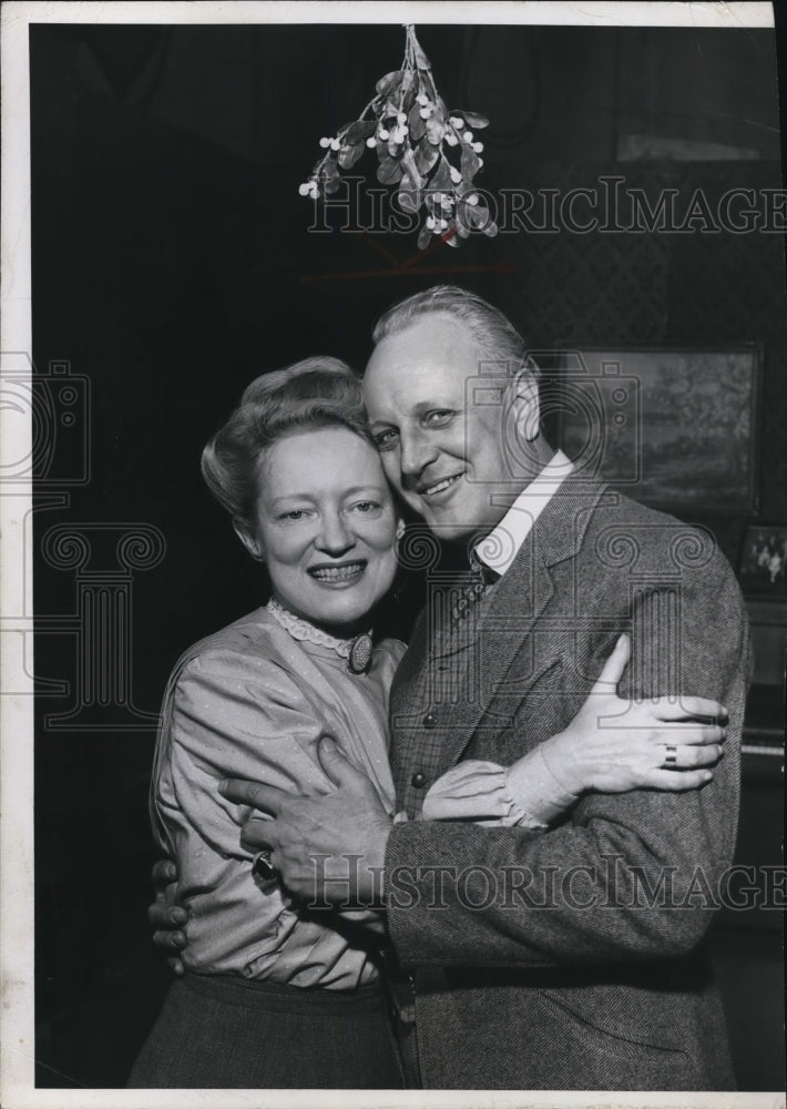 1950 Press Photo Peggy Wand and Judson Laire in Mama - Historic Images