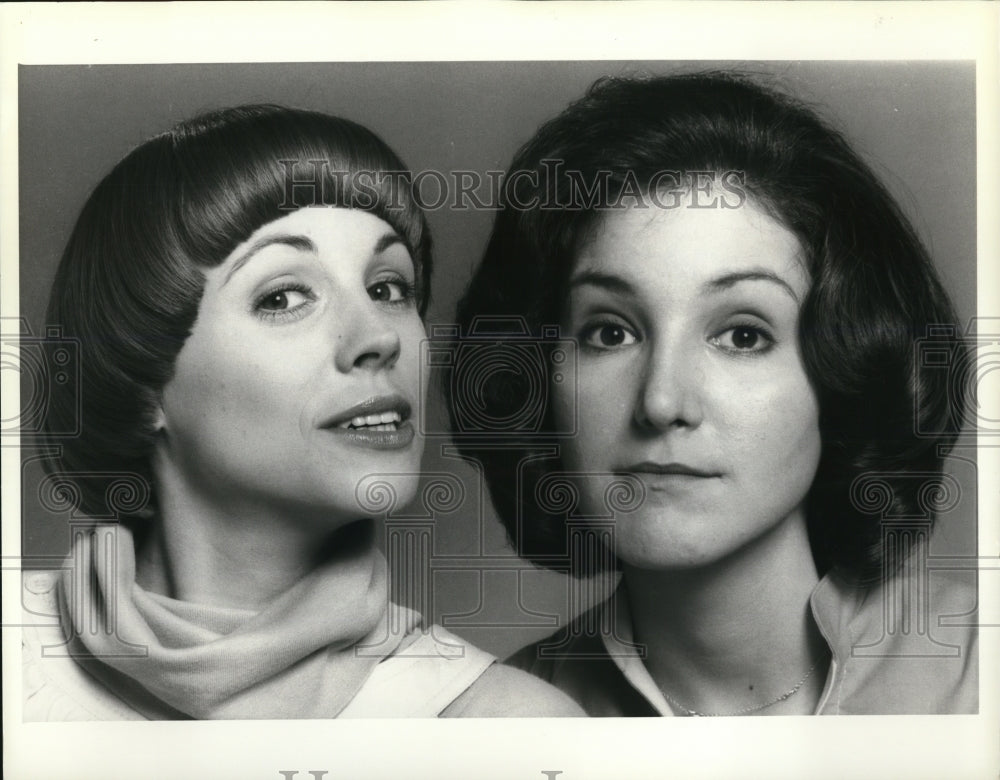 1977 Press Photo Bess Armstrong, Lynnie Greene in On Our Own - Historic Images