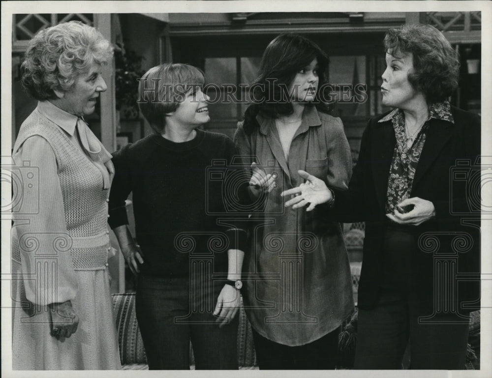 1979 Valerie Bertinelli, Anne Seymour in One Day At a Time - Historic Images