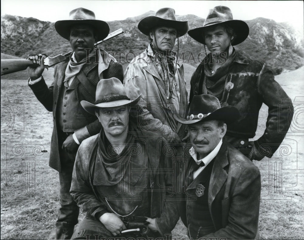 1986 Press Photo Richard Roundtree Charles Napier Patrick Houser William Lucking - Historic Images