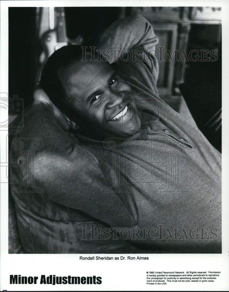 1995 Press Photo Rondell Sheridan stars as Dr. Ron Aimes in Minor Adjustments-Historic Images