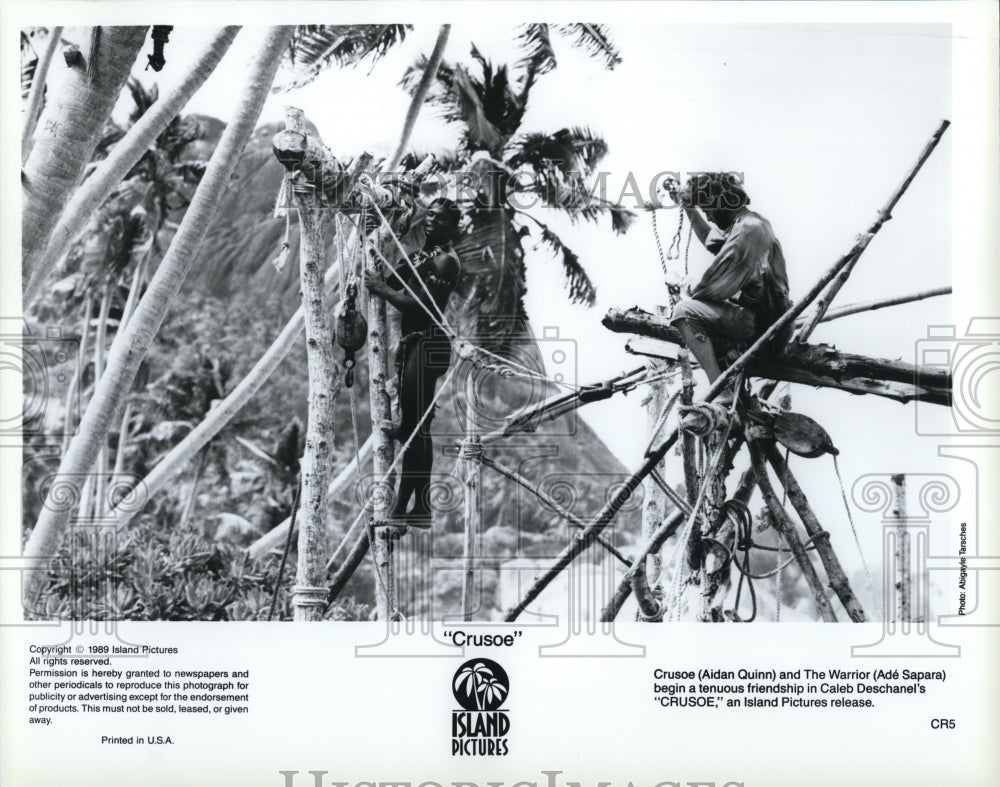 1989 Press Photo Aidan Quinn &amp; Ade Sapara in Crusoe - cvp36562 - Historic Images